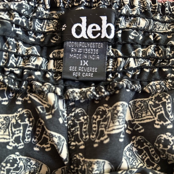 Elephant Shorts - Picture 2 of 2